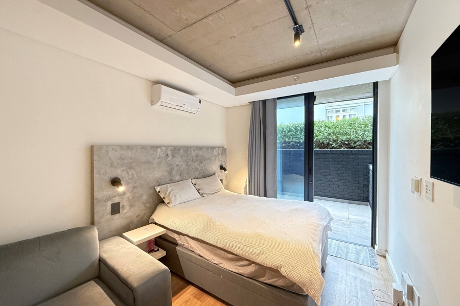 1 Bedroom Property for Sale in Sea Point Western Cape